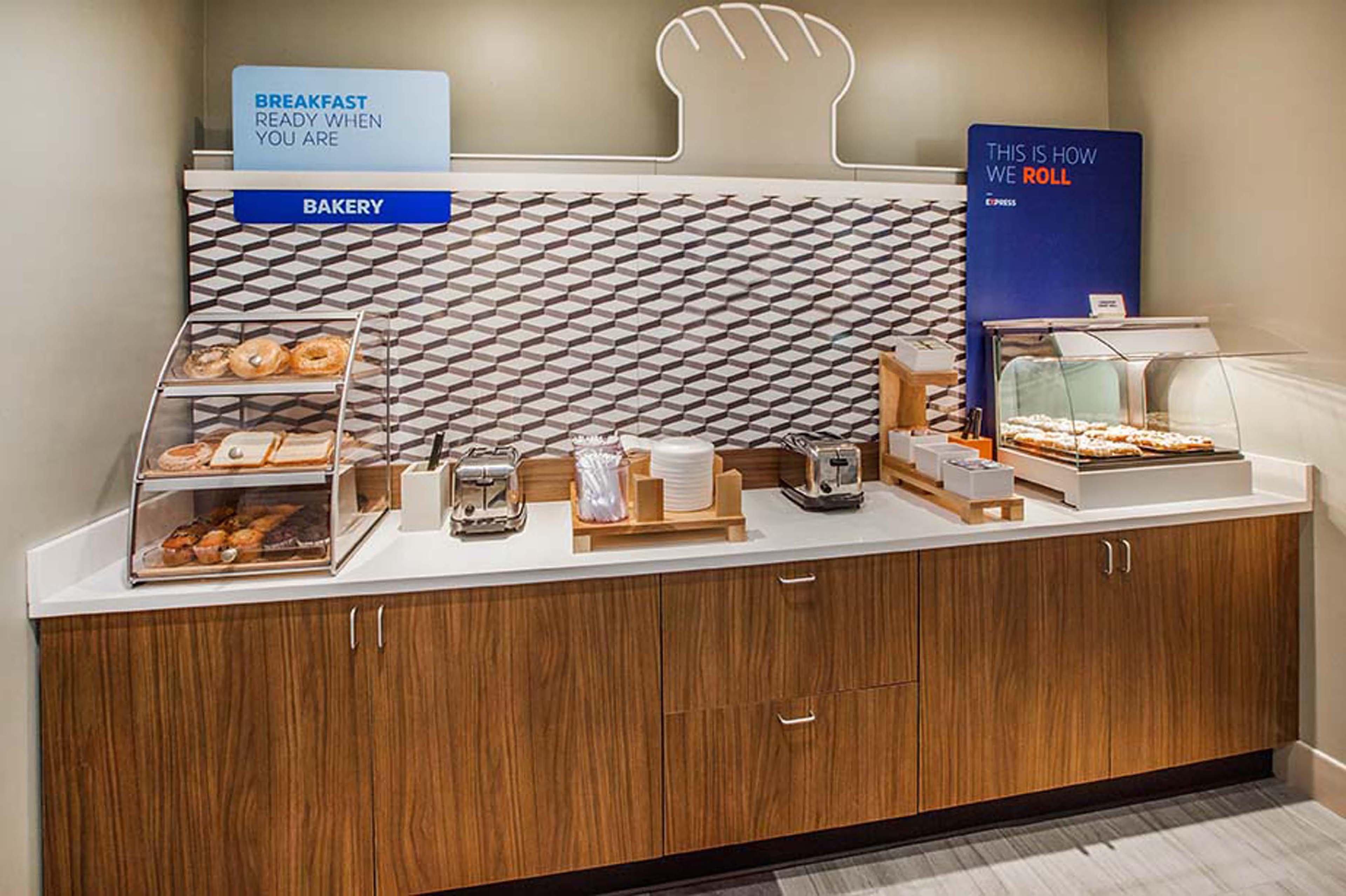 Holiday Inn Express Fresno Northwest - Herndon By Ihg Buitenkant foto